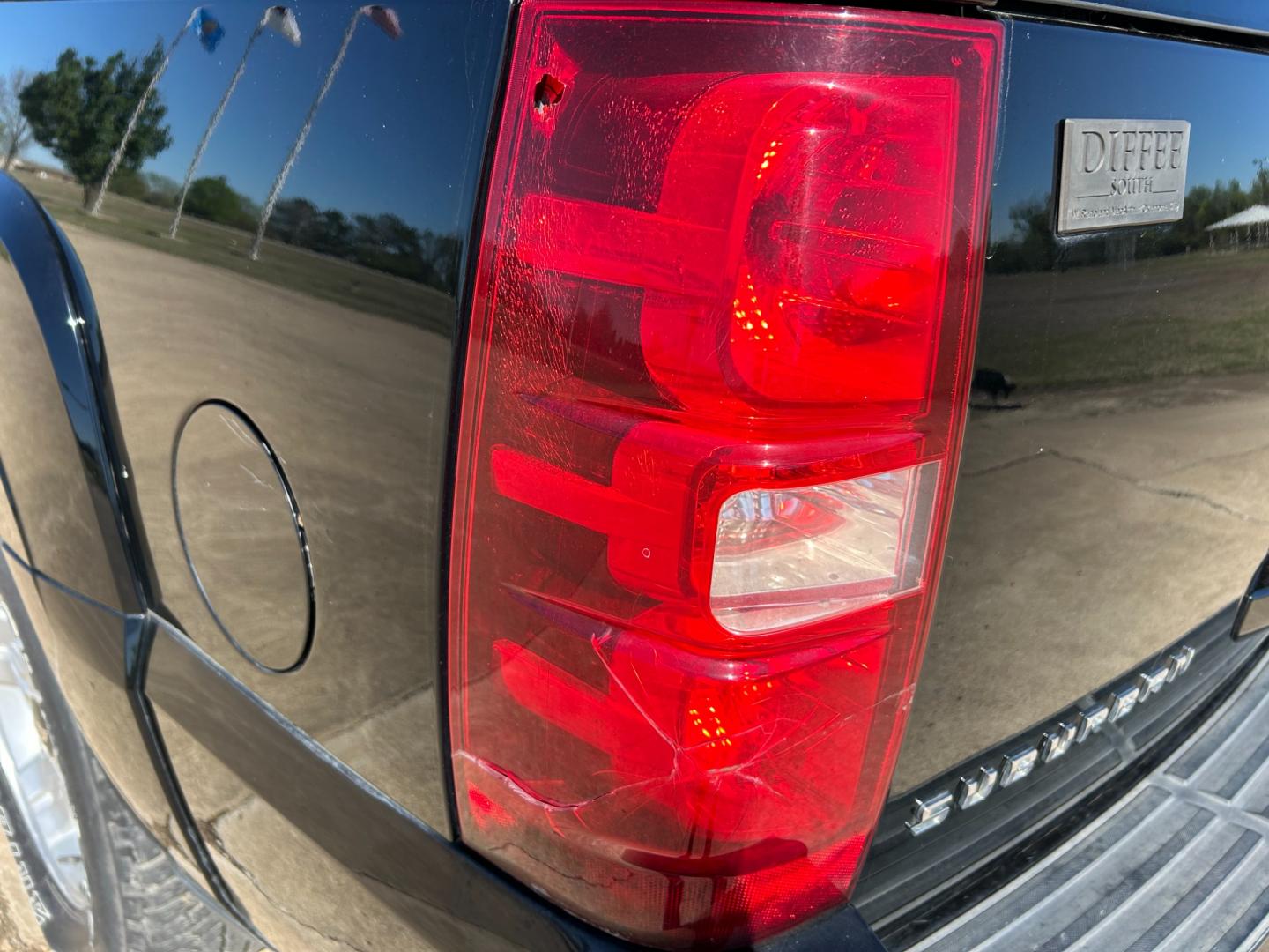 2007 BLACK /BLACK Chevrolet Suburban LS 1500 4WD (3GNFK16377G) with an 5.3L V8 OHV 16V FFV engine, 4-Speed Automatic Overdrive transmission, located at 17760 Hwy 62, Morris, OK, 74445, (918) 733-4887, 35.609104, -95.877060 - 2007 CHEVROLET SUBURBAN HAS 5.3L V8 ENGINE. THIS SUV FEATURES KEYLESS REMOTE ENTRY, POWER SEATS, POWER LOCKS, POWER WINDOWS, POWER WINDOWS, POWER ADJUSTABLE FOOT PEDAL, AMFM STEREO, XM RADIO, AUX PORT, NAVIGATION, BACKUP CAMERA, MULIT-FUNCTION STEERING WHEEL CONTROLS, CRUISE CONTROL, DUAL CLIMATE CO - Photo#31